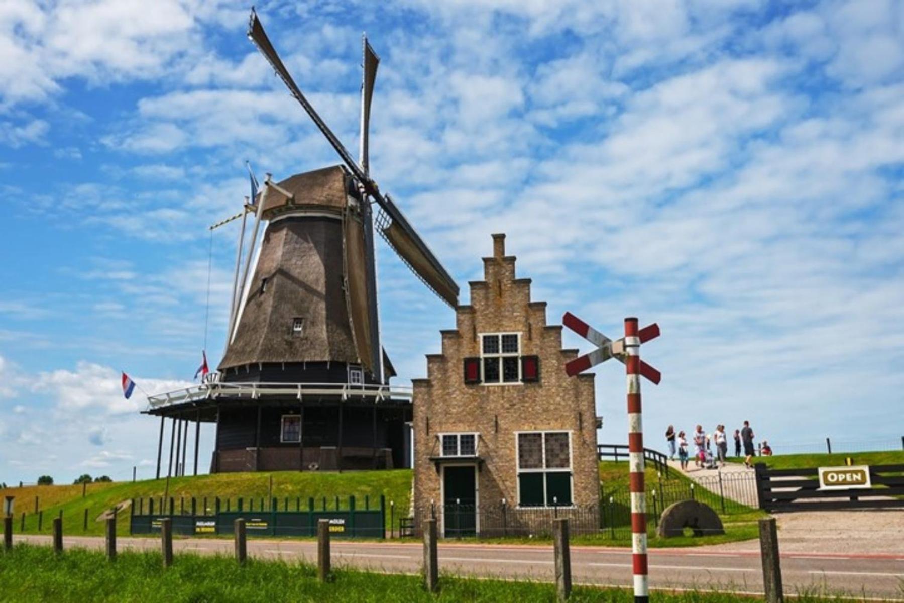 Torenhuis Medemblik Bagian luar foto